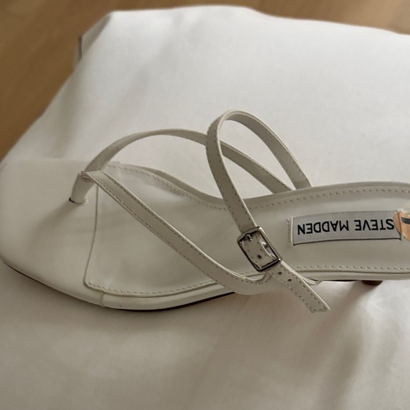 Elegant White Women's Sandals - Picture 4 of 5
